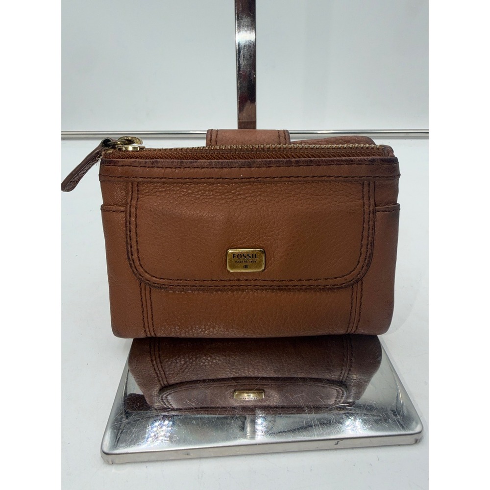 Fossil Pebbled Leather Bifold Wallet with ID Window and Zip Pocket Deadstock